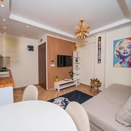 Lux Movie Stars Perea Apartment *